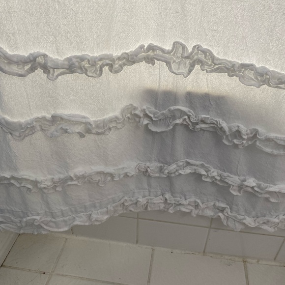 🚿Shower curtain cotton with frills white 61” length 65” width. - Picture 2 of 6